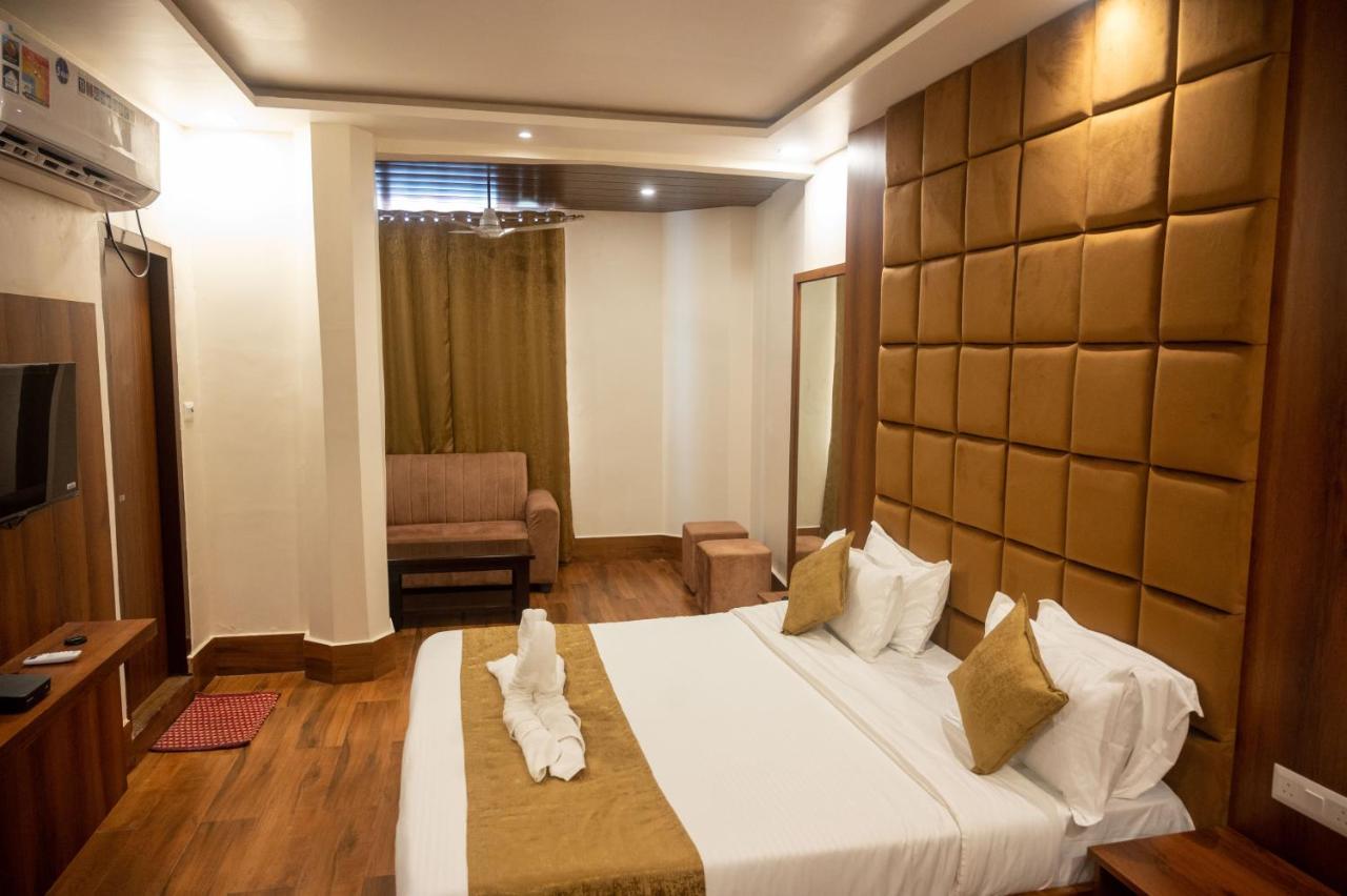 Kiran Palace Hotell Varanasi Exteriör bild