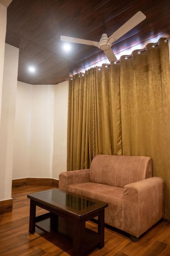 Kiran Palace Hotell Varanasi Exteriör bild