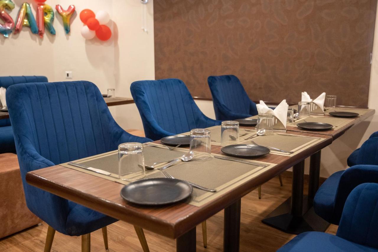 Kiran Palace Hotell Varanasi Exteriör bild