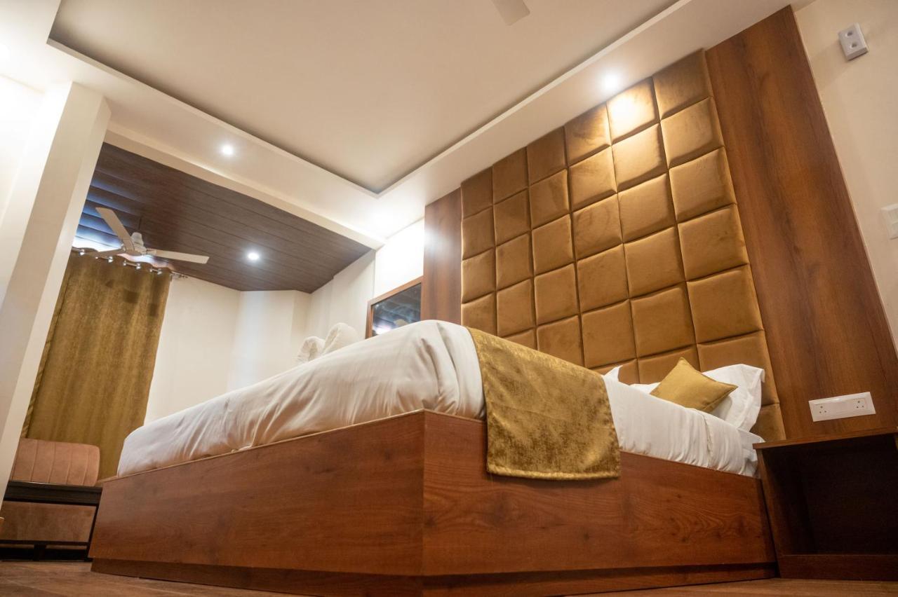 Kiran Palace Hotell Varanasi Exteriör bild
