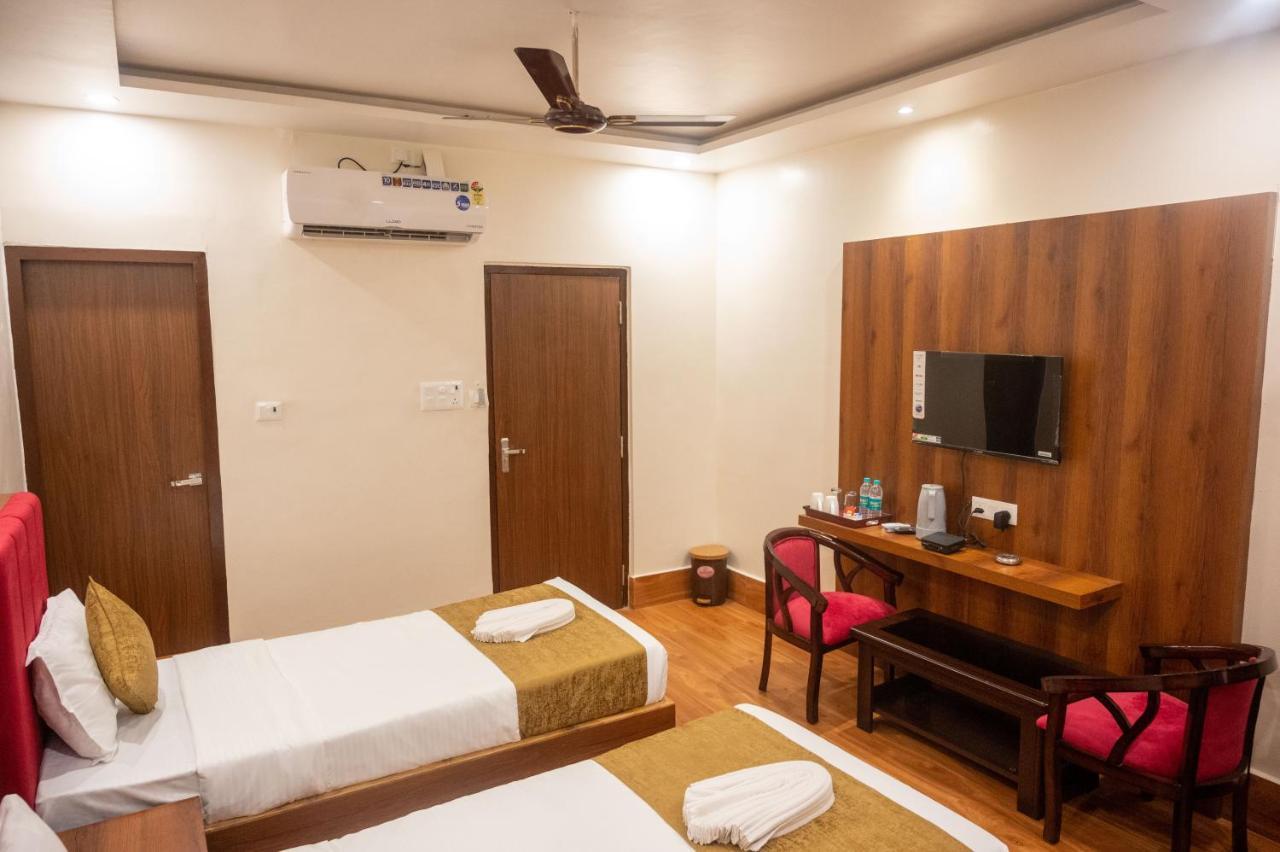 Kiran Palace Hotell Varanasi Exteriör bild