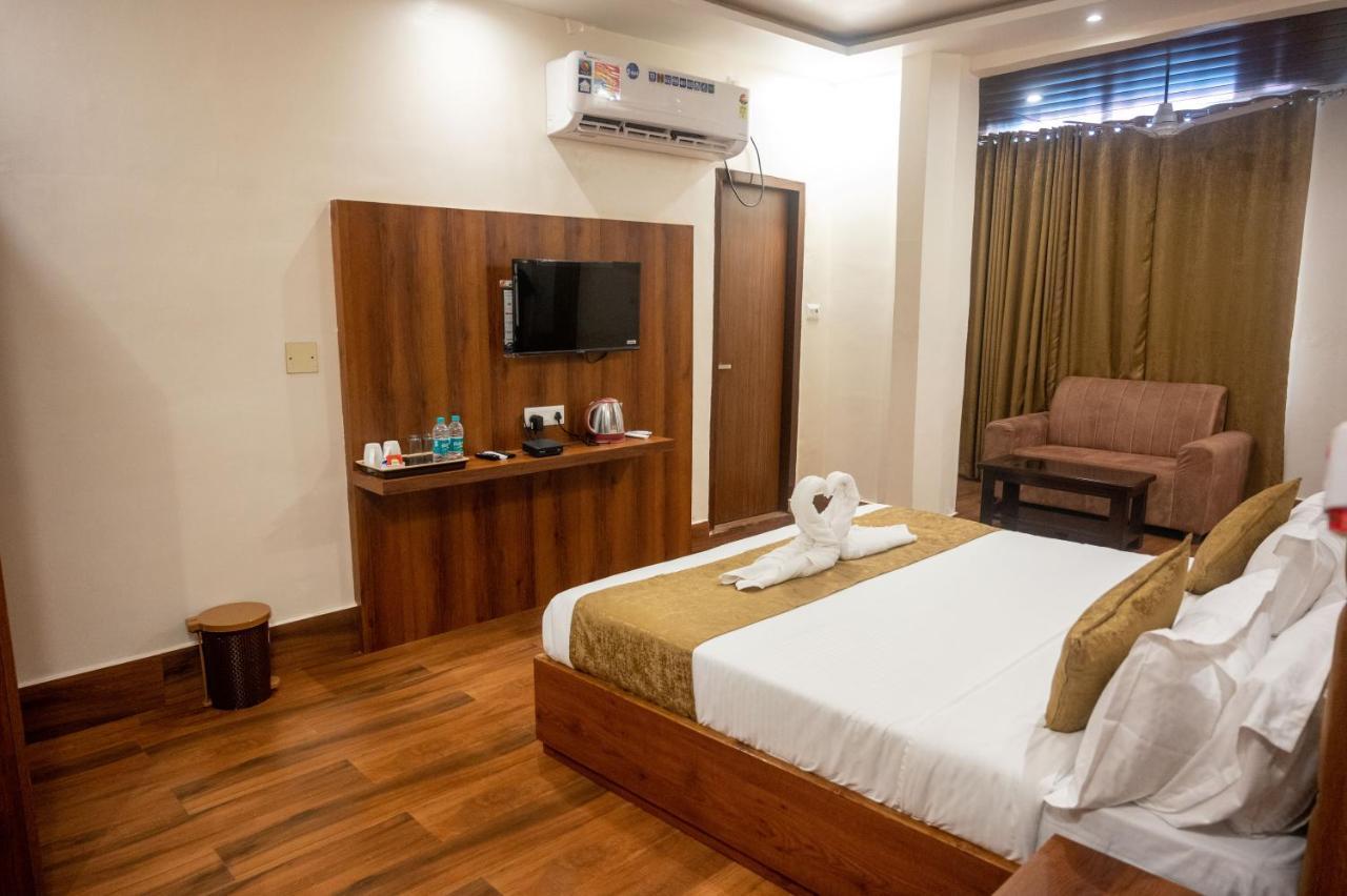 Kiran Palace Hotell Varanasi Exteriör bild