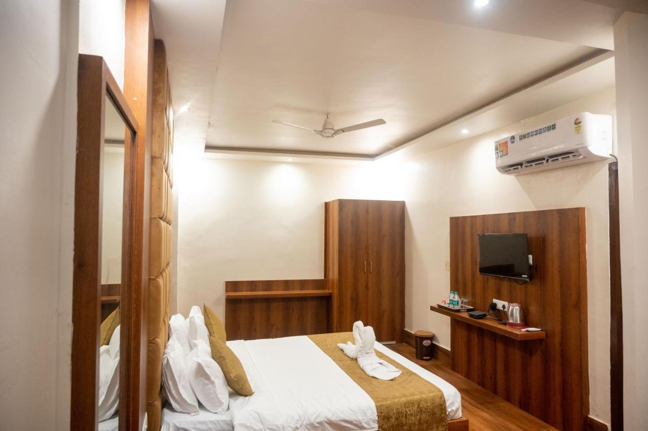 Kiran Palace Hotell Varanasi Exteriör bild