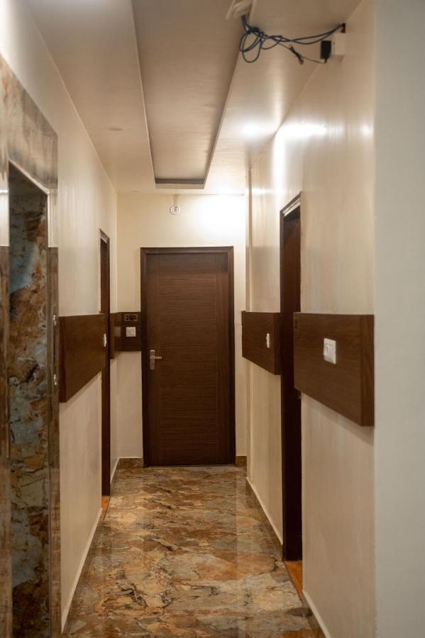 Kiran Palace Hotell Varanasi Exteriör bild