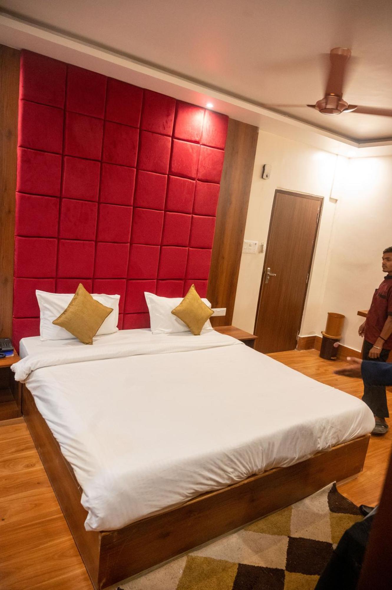 Kiran Palace Hotell Varanasi Exteriör bild