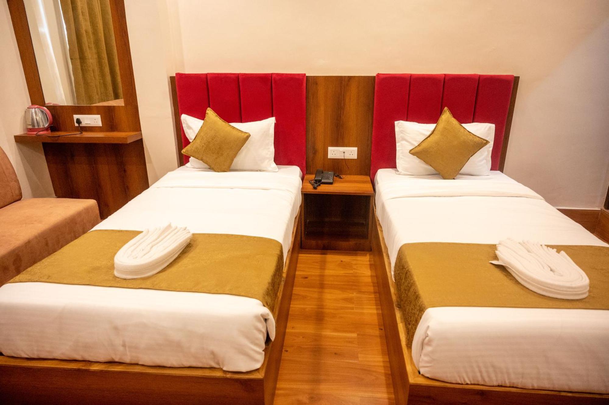 Kiran Palace Hotell Varanasi Exteriör bild