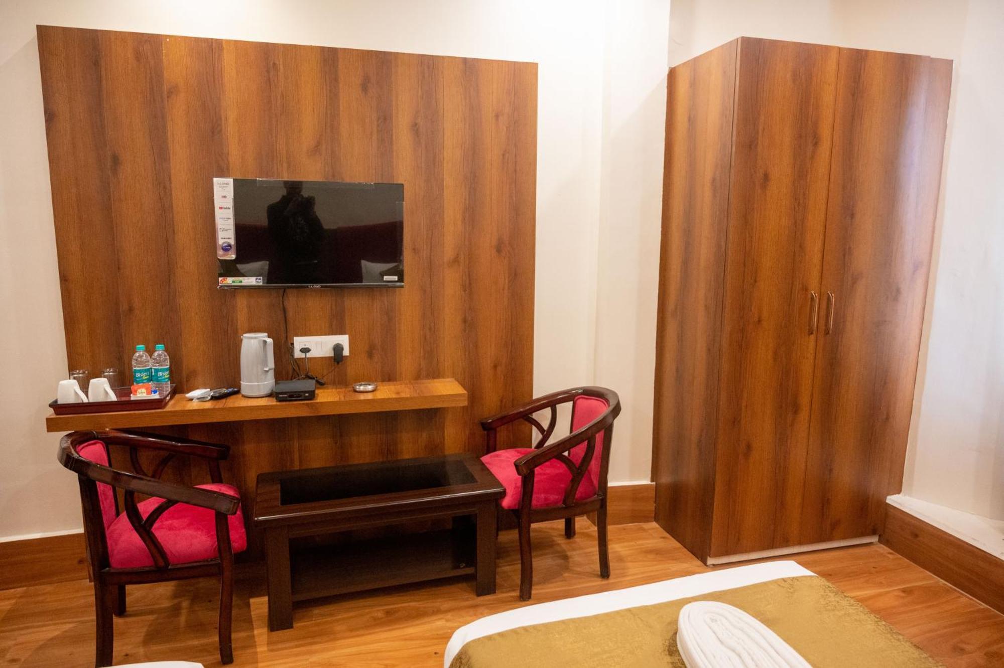 Kiran Palace Hotell Varanasi Exteriör bild